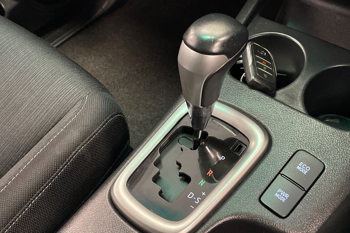 2016 Toyota Hilux SR5 GUN126R 4X4