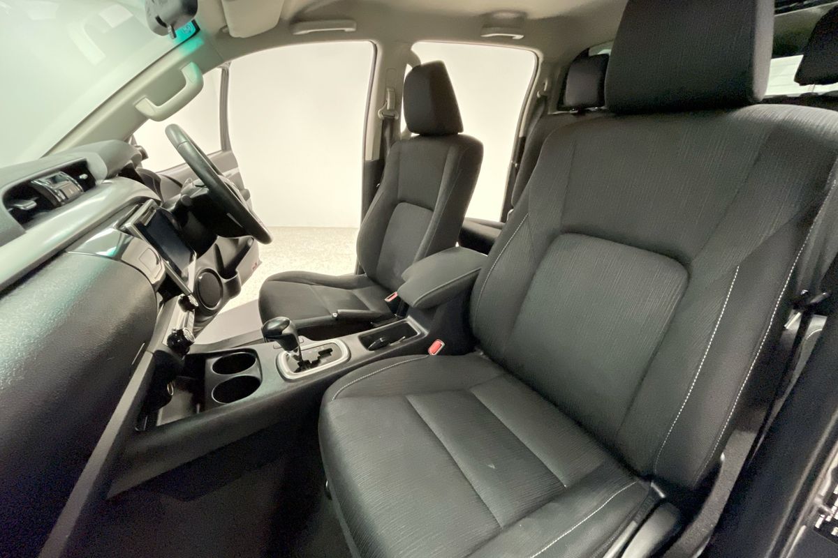 2016 Toyota Hilux SR5 GUN126R 4X4