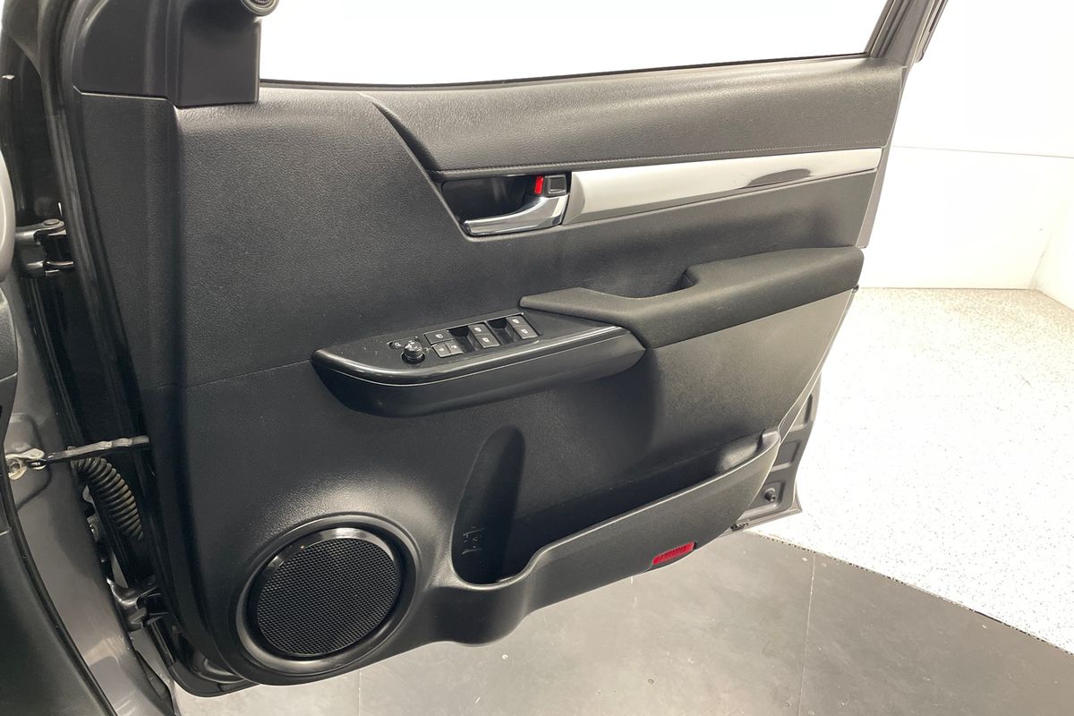 2016 Toyota Hilux SR5 GUN126R 4X4