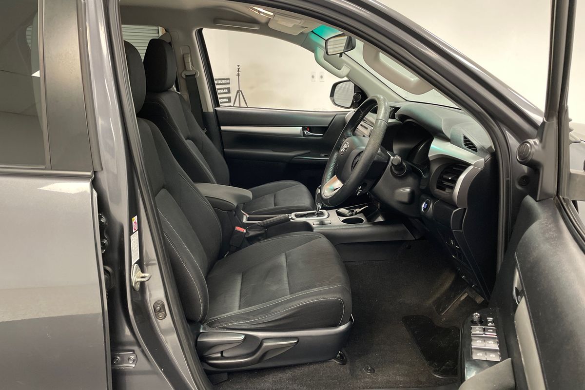 2016 Toyota Hilux SR5 GUN126R 4X4