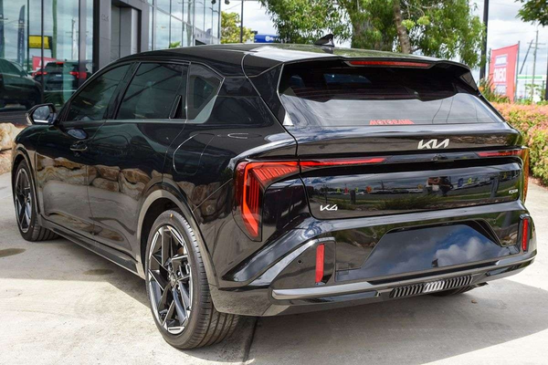 2025 Kia K4 GT-Line CL4m thumb-4