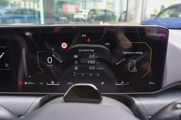 2025 Kia K4 GT-Line CL4m thumb-9
