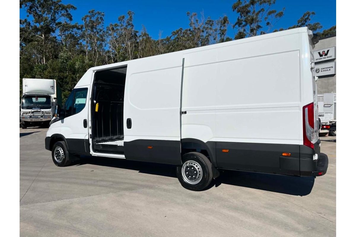 2025 IVECO Daily image 13