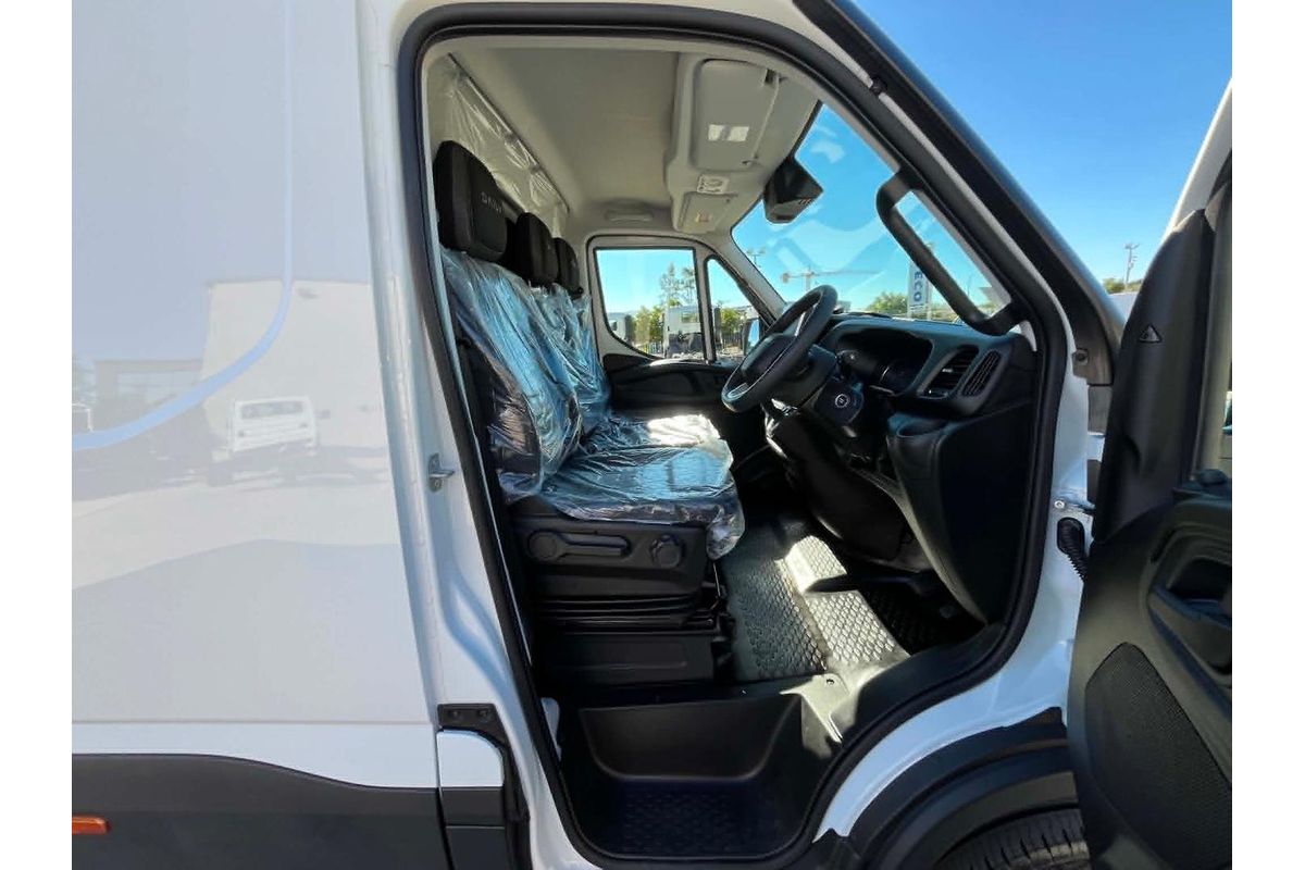 2025 IVECO Daily image 15