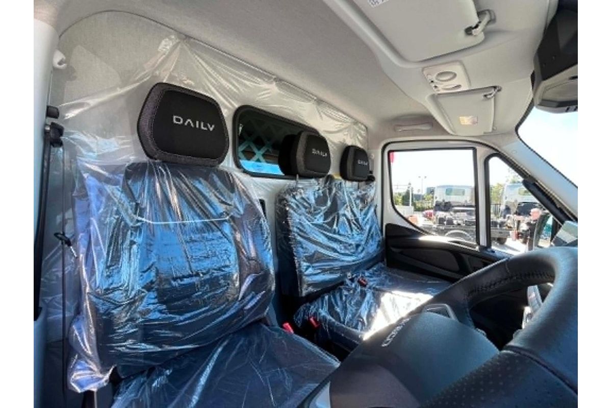2025 IVECO Daily image 16
