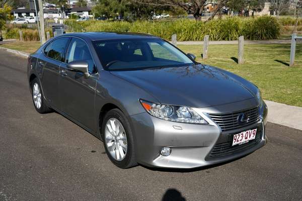 2014 Lexus ES ES300h Sports Luxury AVV60R