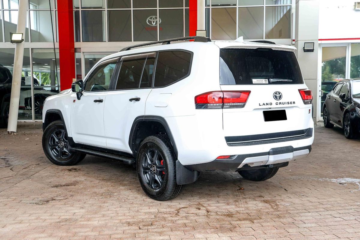 2022 Toyota Landcruiser GR Sport FJA300R