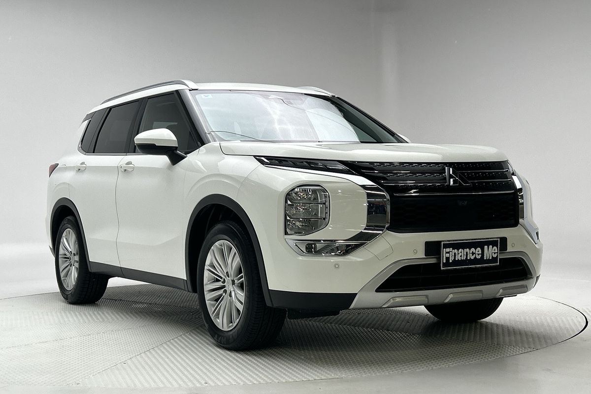 2024 Mitsubishi Outlander LS ZM