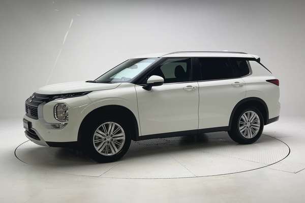 2024 Mitsubishi Outlander LS ZM thumb-3