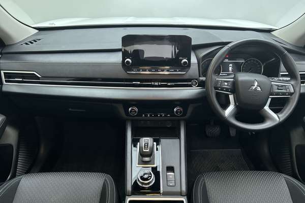 2024 Mitsubishi Outlander LS ZM thumb-19