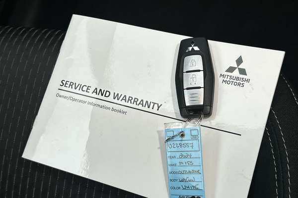 2024 Mitsubishi Outlander LS ZM thumb-22