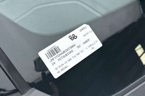 2024 Mitsubishi Outlander LS ZM thumb-23