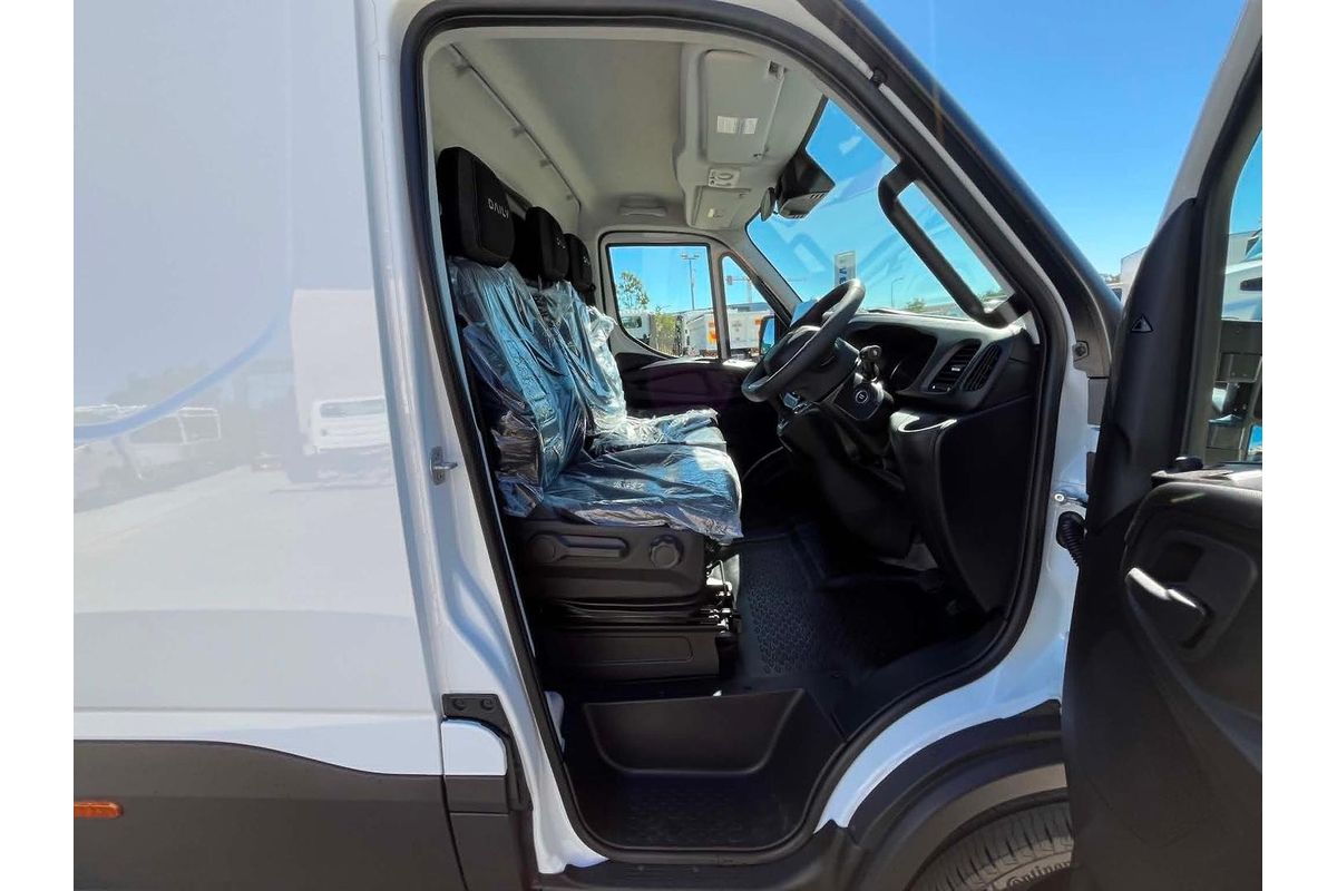 2025 IVECO Daily image 15