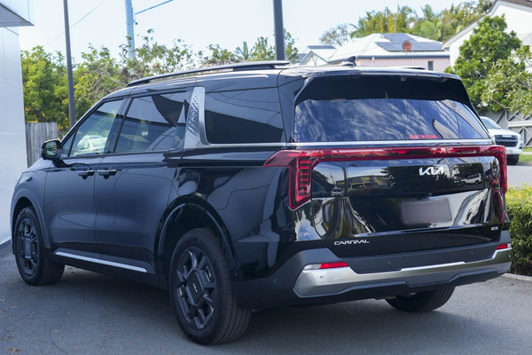 2026 Kia Carnival GT-Line KA4 PE thumb-4