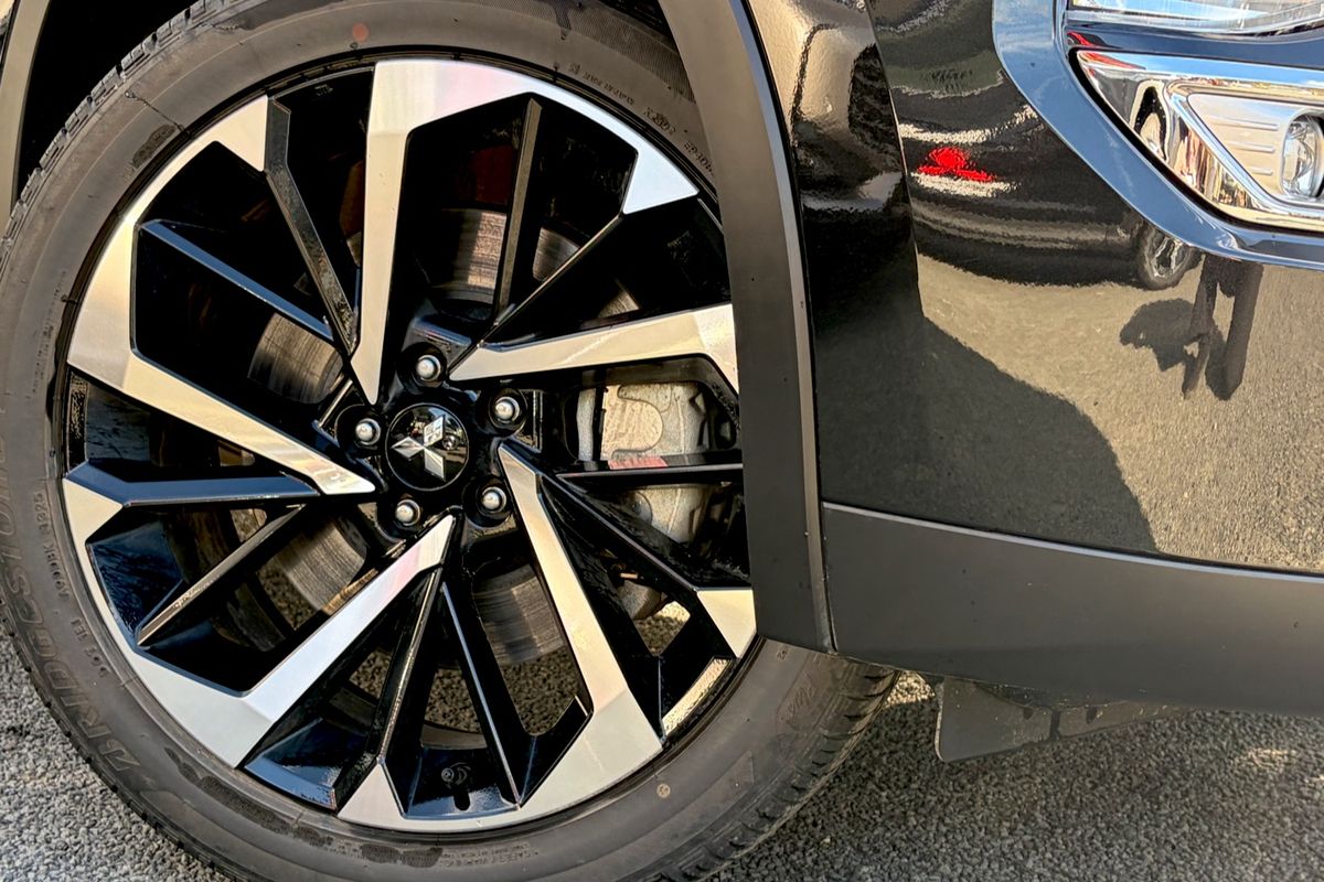 2025 Mitsubishi Outlander PHEV Aspire ZM