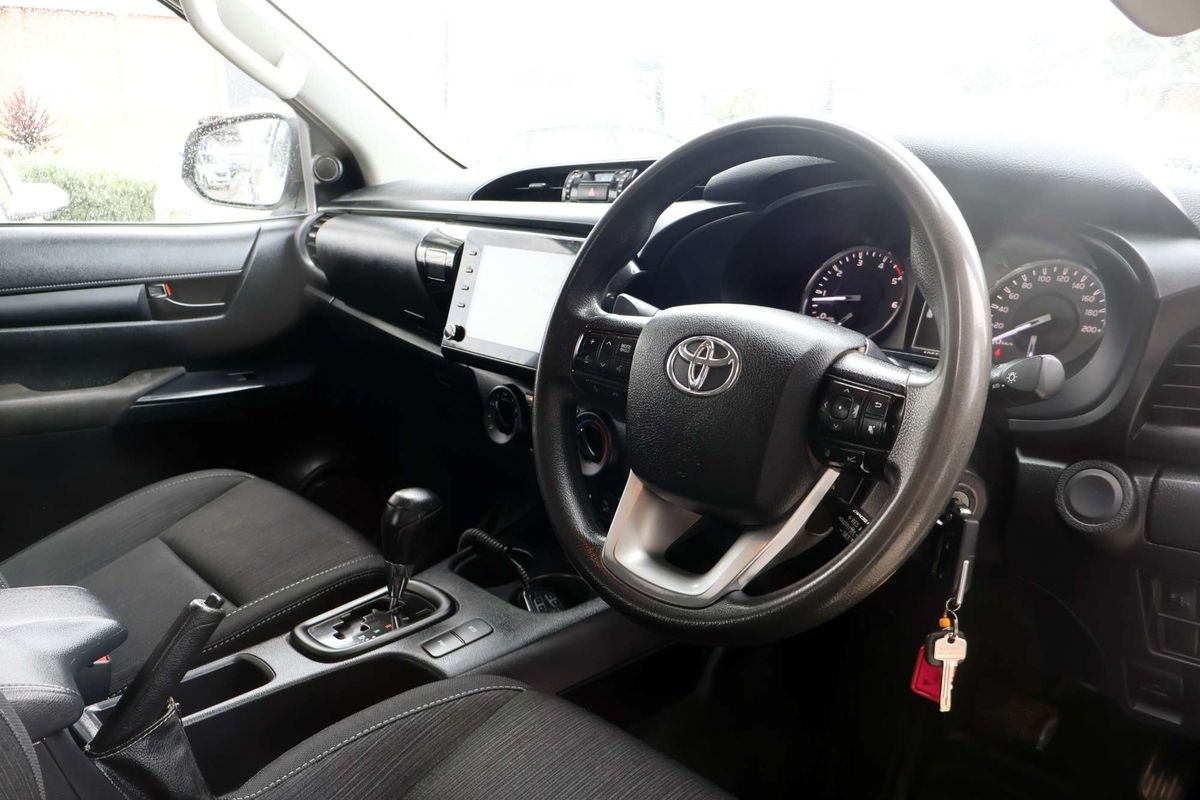 2022 Toyota Hilux SR GUN126R 4X4 image 4