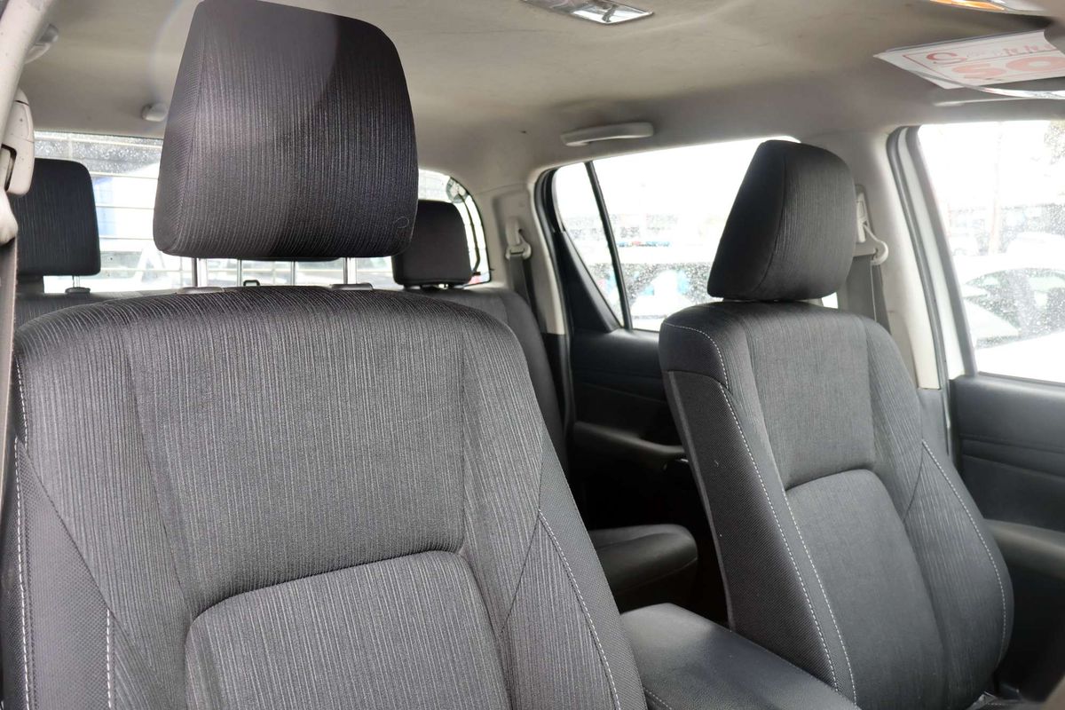 2022 Toyota Hilux SR GUN126R 4X4 image 8