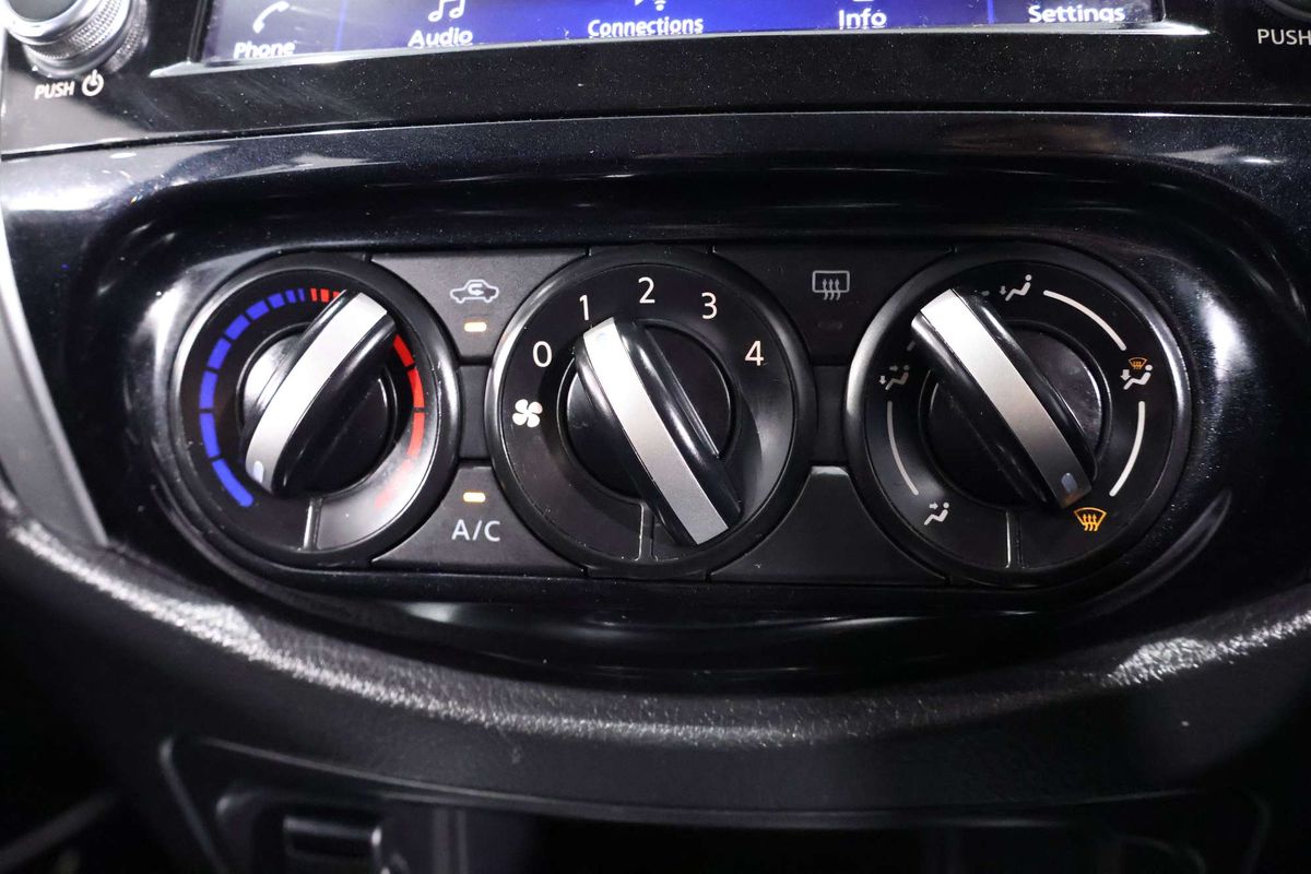 2022 Nissan Navara SL D23 Rear Wheel Drive