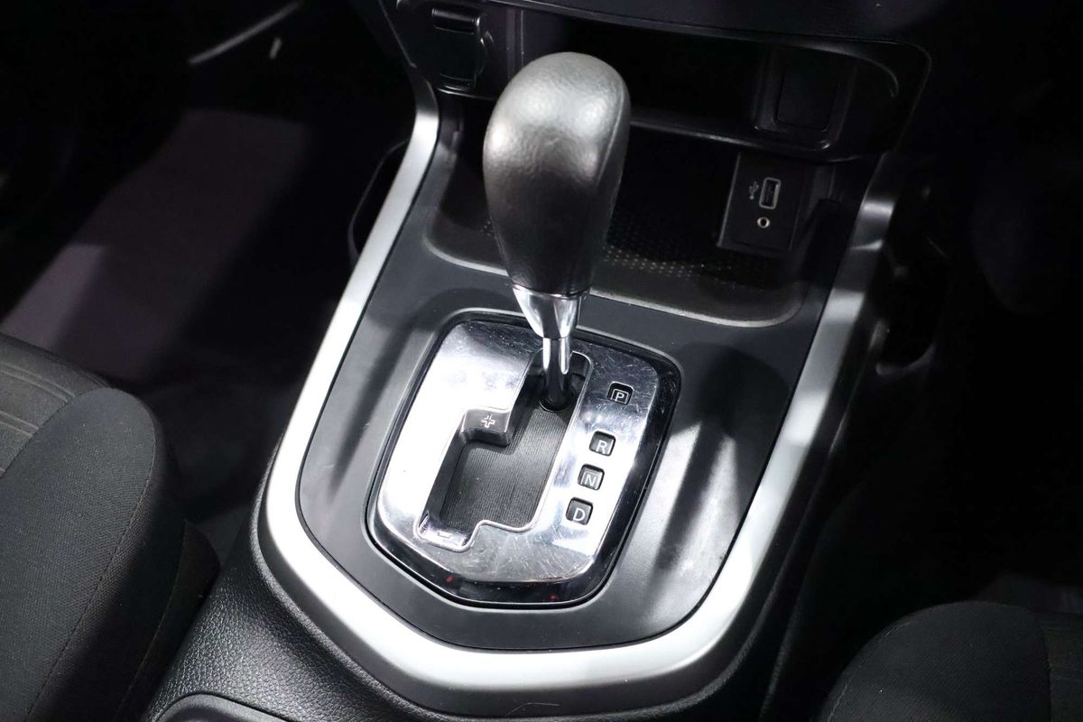 2022 Nissan Navara SL D23 Rear Wheel Drive