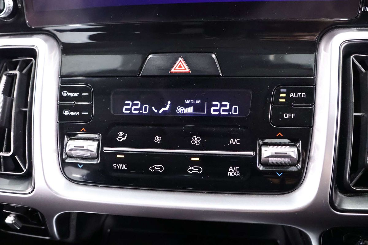2022 Kia Sorento Sport MQ4