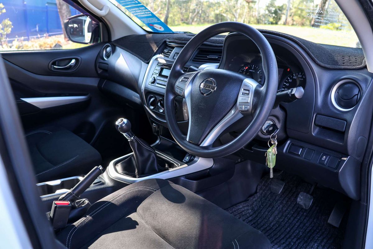 2018 Nissan Navara RX D23 Series 3 Rear Wheel Drive image 19