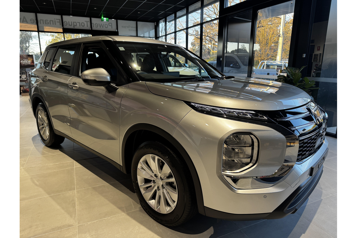2026 Mitsubishi Outlander ES ZM