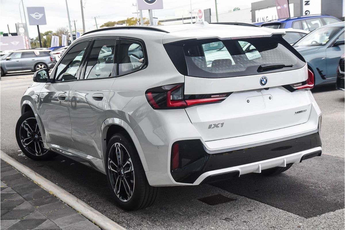 2026 BMW iX1 xDrive30 M Sport U11