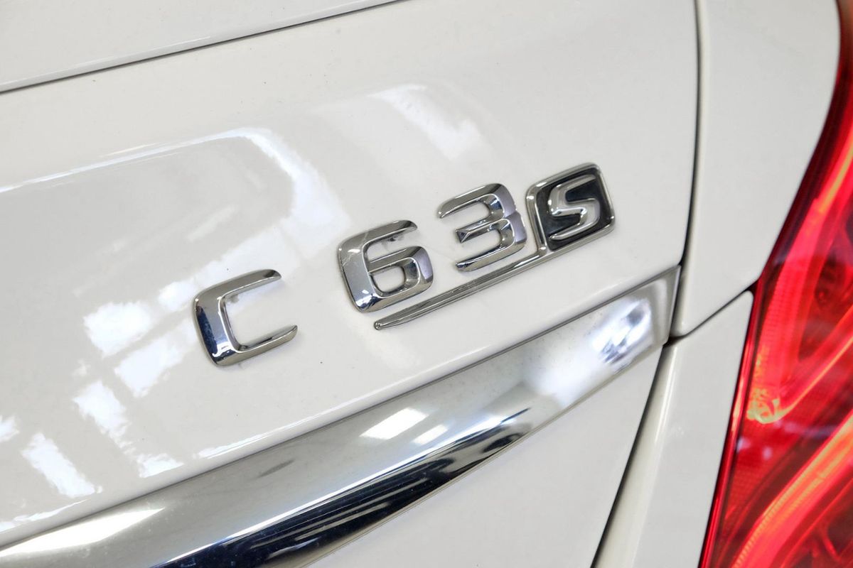 2016 Mercedes-Benz C-Class C63 AMG S W205 image 22