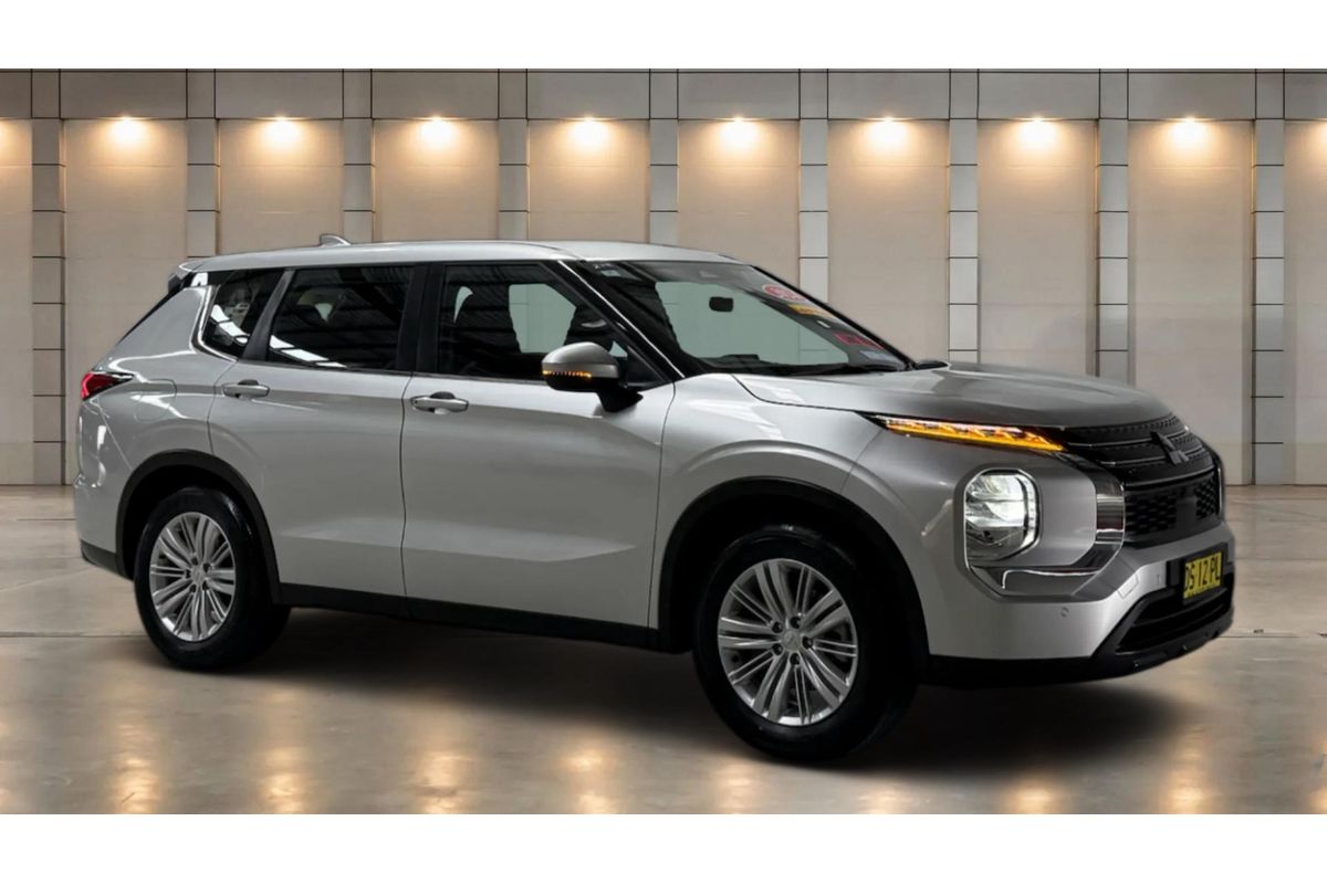2024 Mitsubishi Outlander ES ZM
