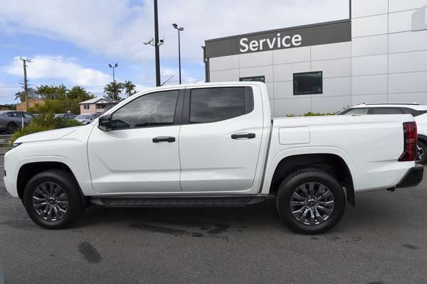 2026 Mitsubishi Triton GLS MV 4X4 thumb-4