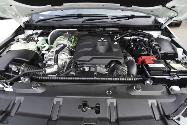 2026 Mitsubishi Triton GLS MV 4X4 thumb-7