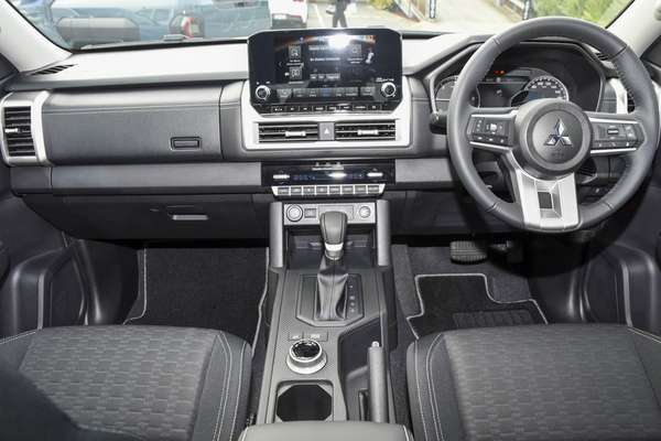 2026 Mitsubishi Triton GLS MV 4X4 thumb-16
