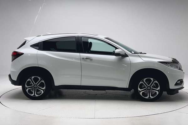 2021 Honda HR-V VTi-LX thumb-8
