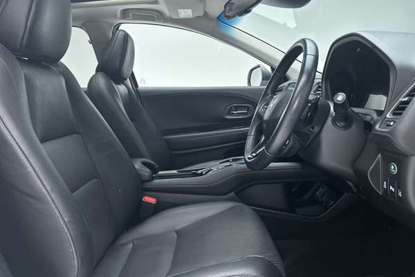 2021 Honda HR-V VTi-LX thumb-12