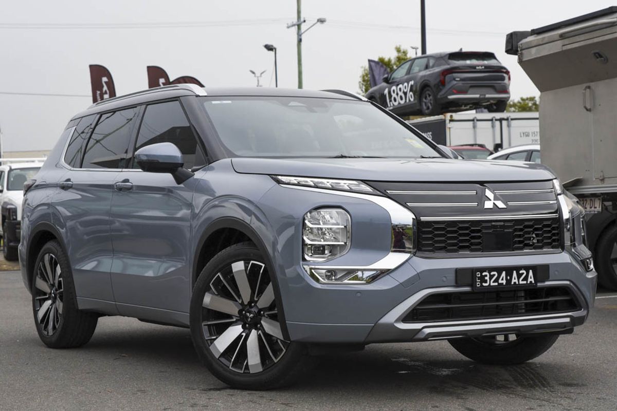 2026 Mitsubishi Outlander Exceed Tourer ZM