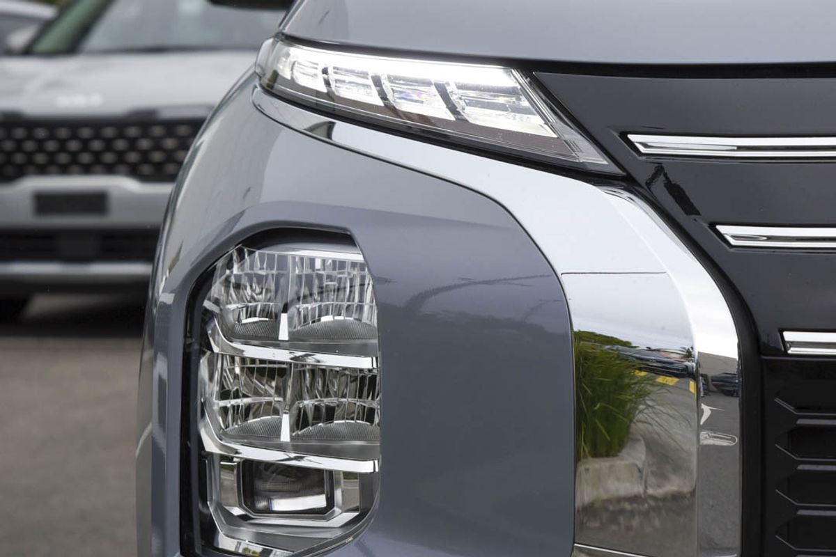 2026 Mitsubishi Outlander Exceed Tourer ZM