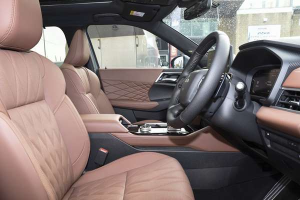 2026 Mitsubishi Outlander Exceed Tourer ZM thumb-8