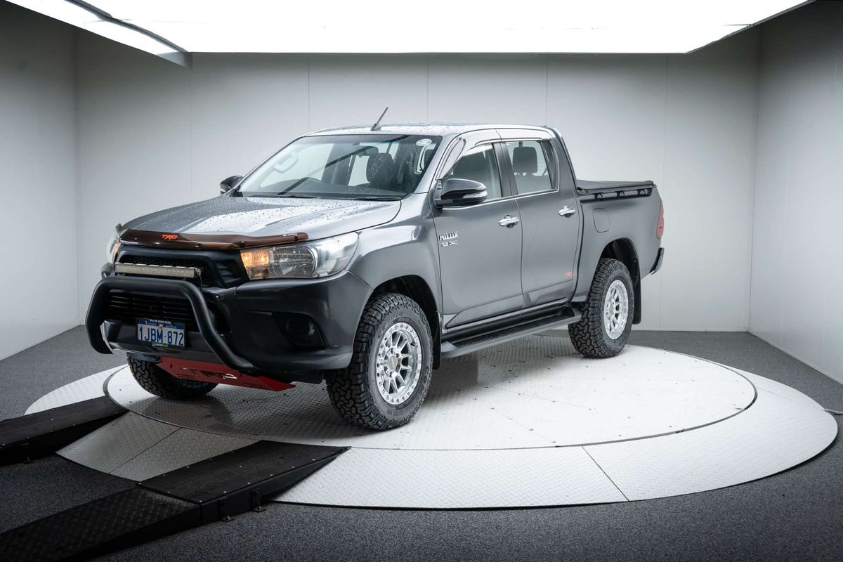 2017 Toyota Hilux SR GUN126R 4X4
