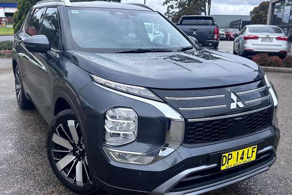 2025 Mitsubishi Outlander Exceed ZM