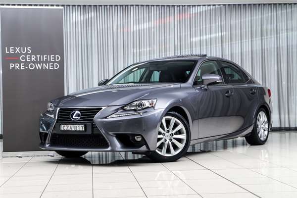 2015 Lexus IS IS300h Luxury AVE30R