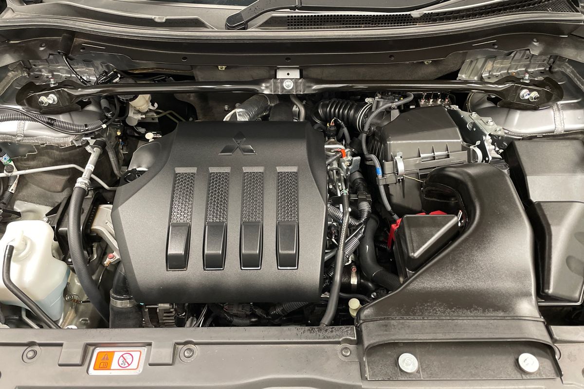 2023 Mitsubishi Eclipse Cross Exceed YB