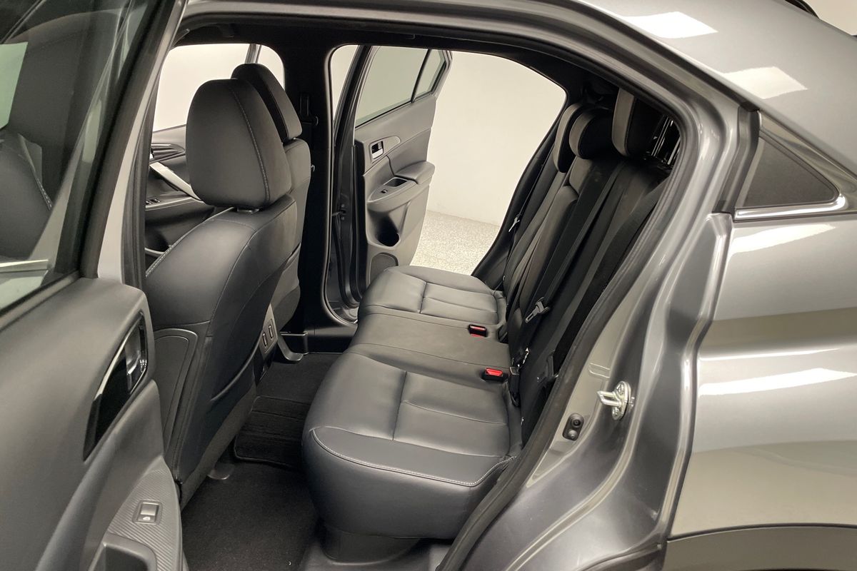 2023 Mitsubishi Eclipse Cross Exceed YB