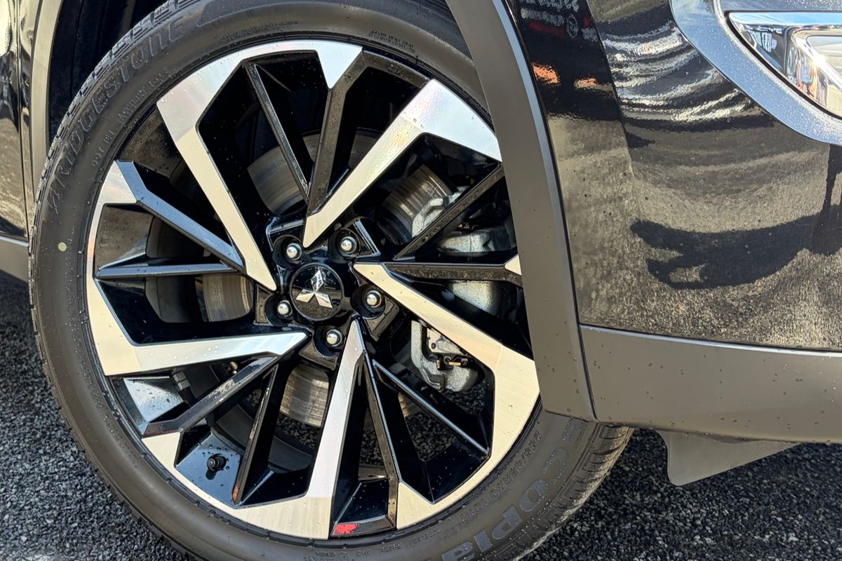 2025 Mitsubishi Outlander PHEV Aspire ZM