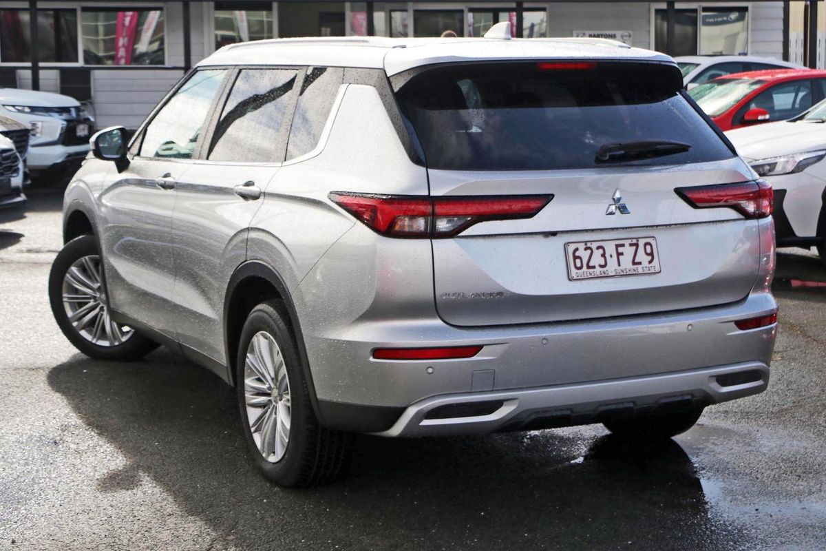 2022 Mitsubishi Outlander LS ZM