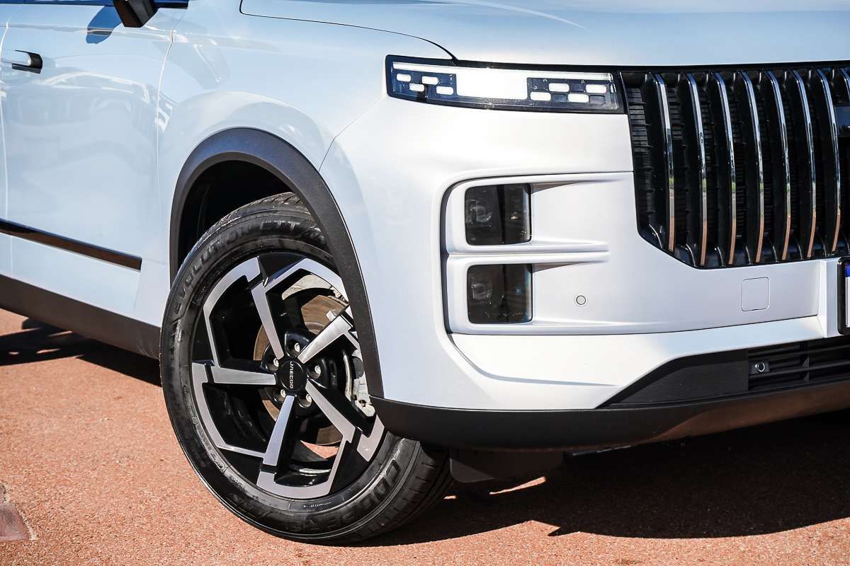 2025 OMODA JAECOO J7 Track