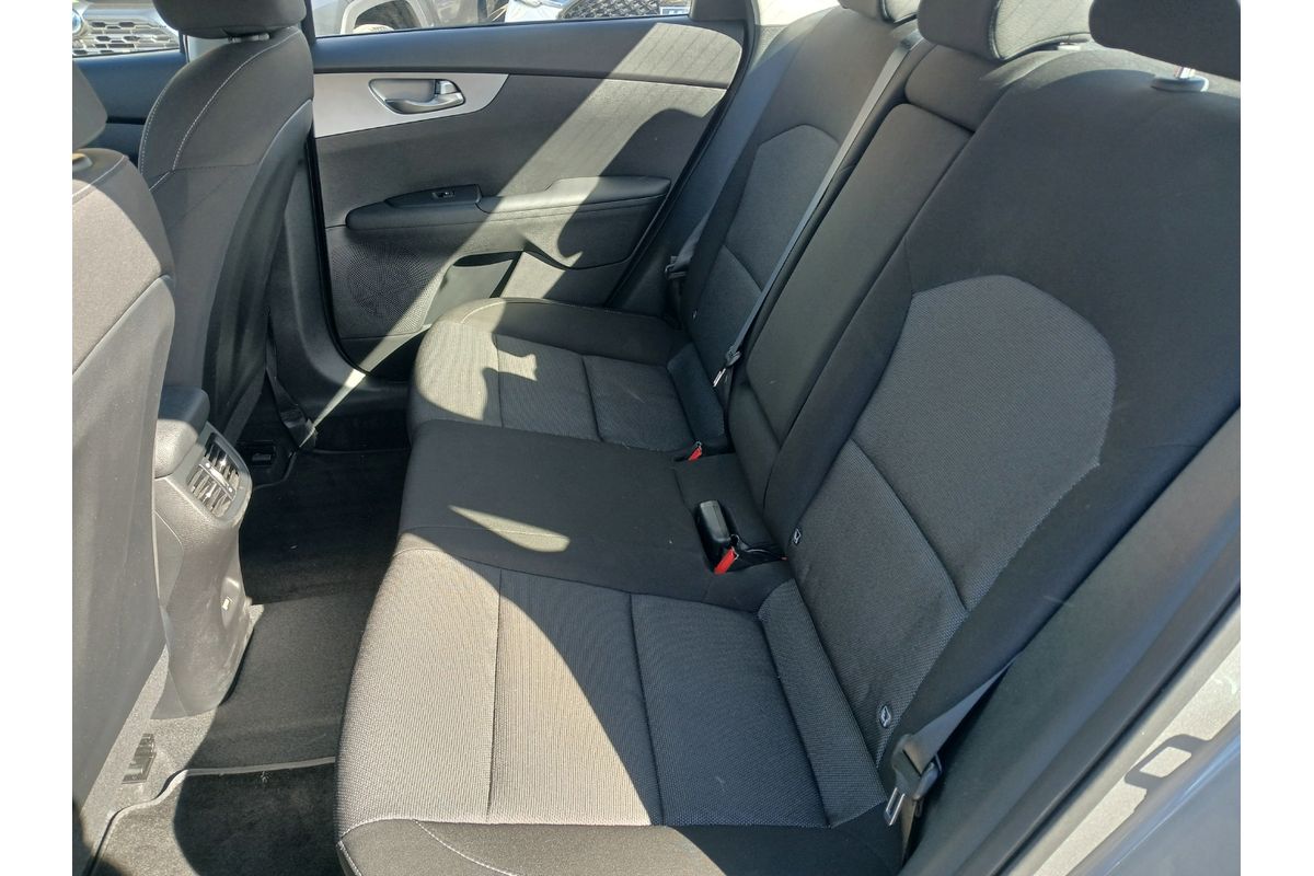 2021 Kia Cerato S BD image 15