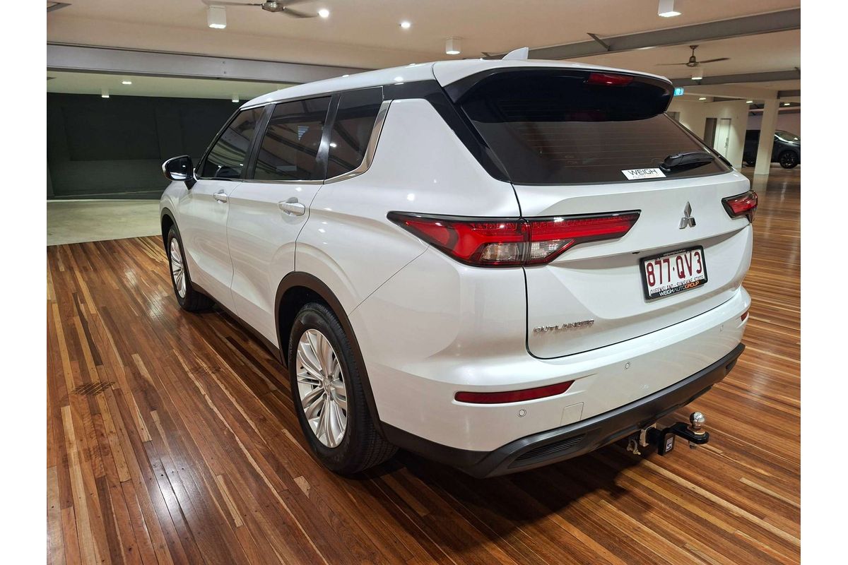 2023 Mitsubishi Outlander ES ZM