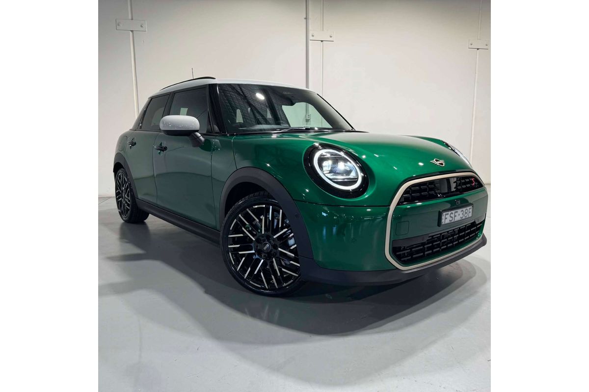 2025 MINI Cooper S Favoured F65