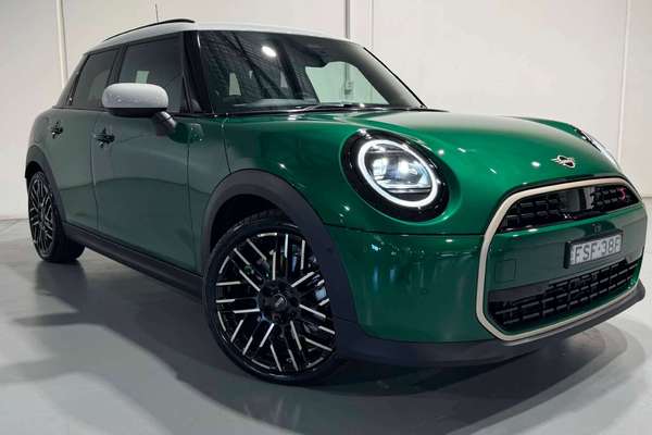 2025 MINI Cooper S Favoured F65