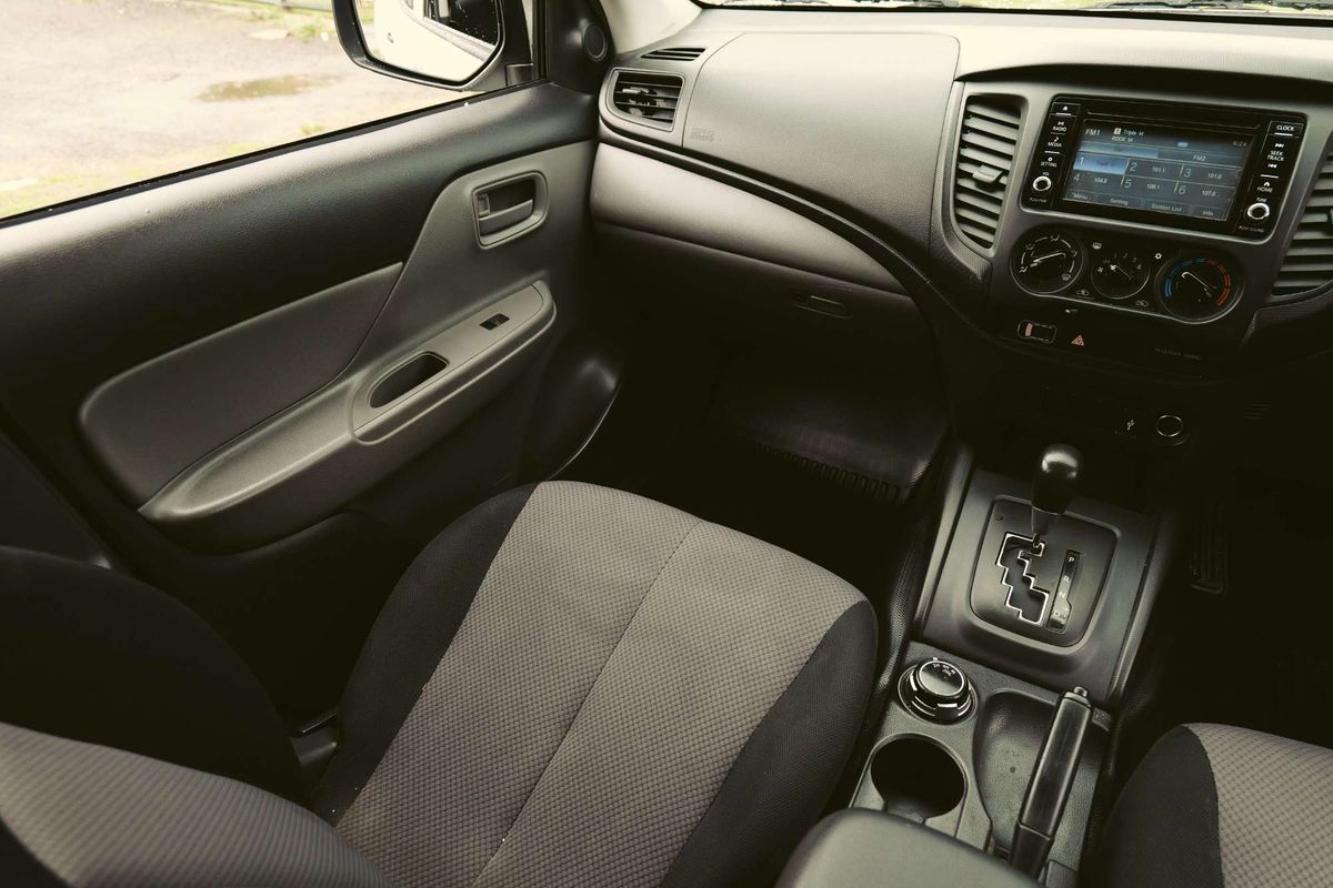 2018 Mitsubishi Triton GLX MQ 4X4 image 12